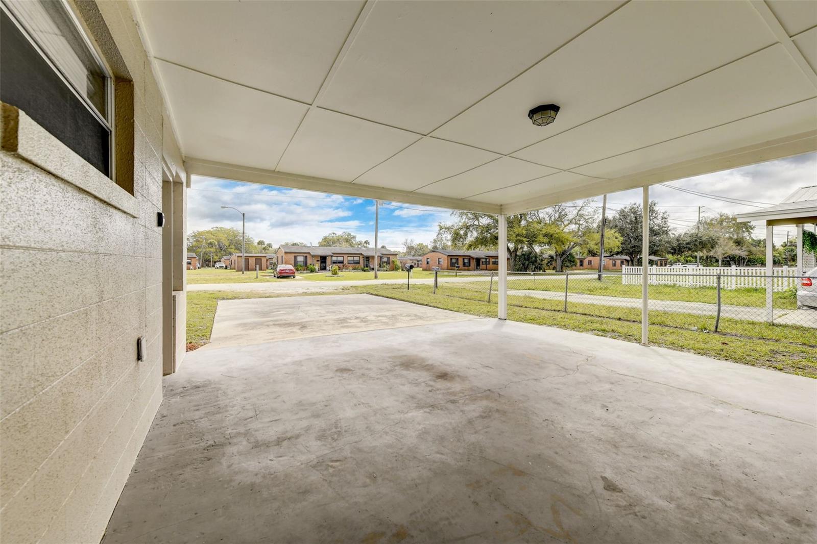 812 OLEANDER ST photo 3