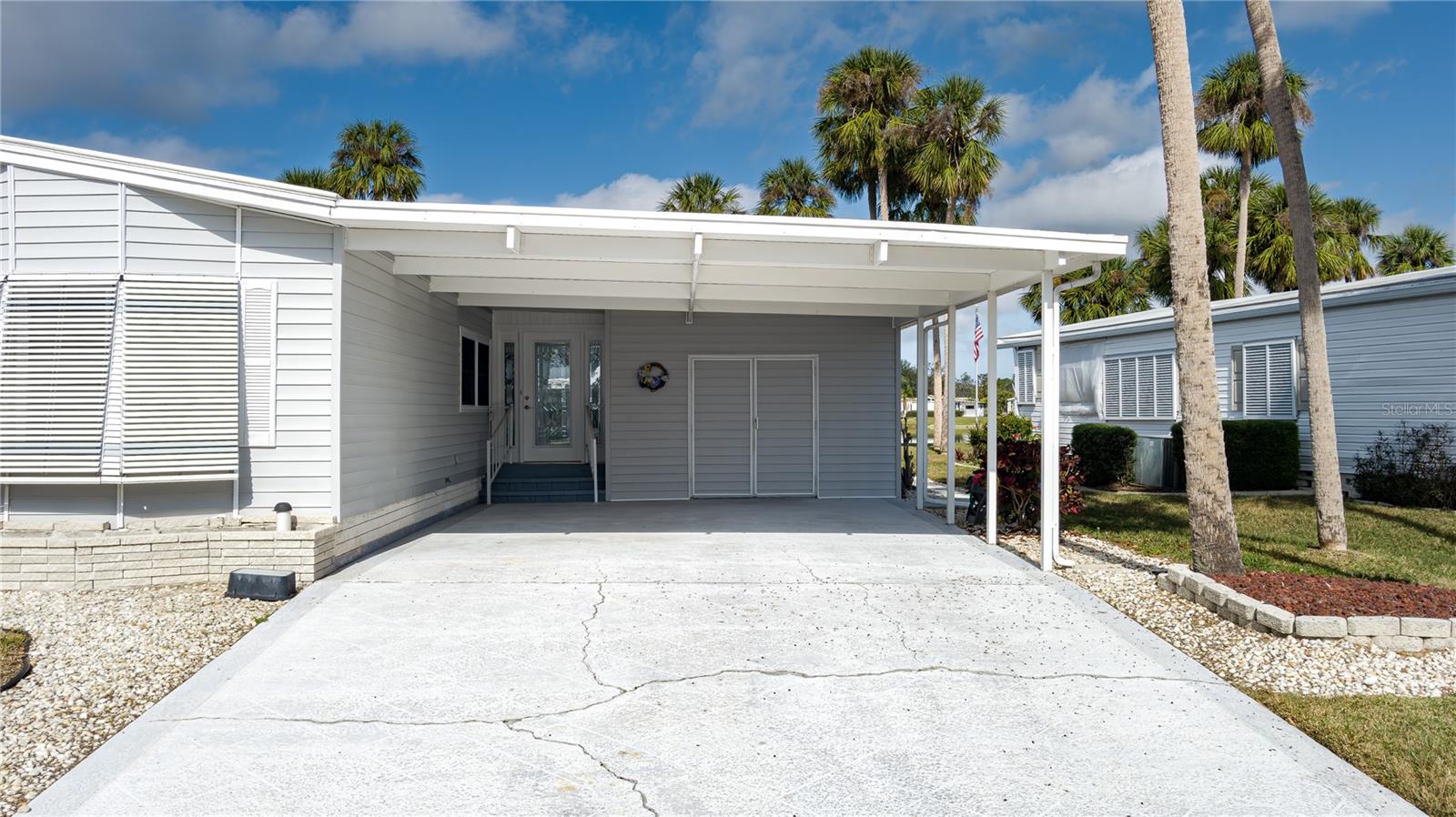 8449 IMPERIAL CIR photo 3