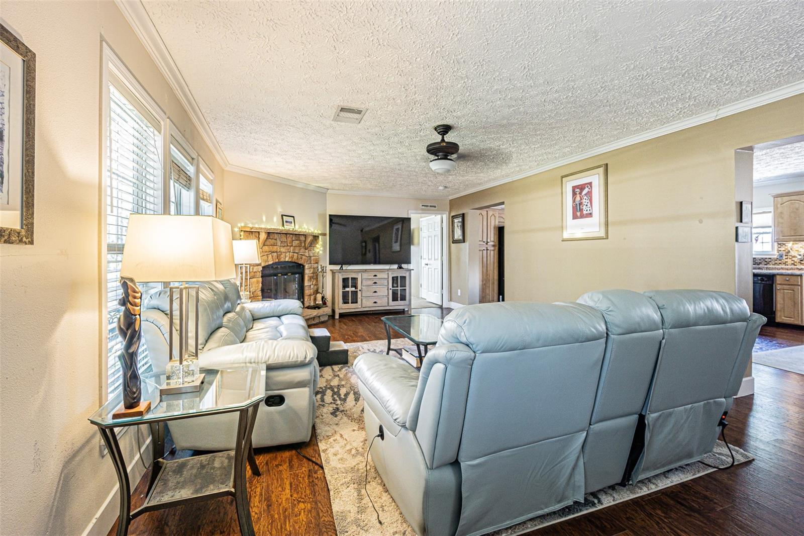 17480 NUTHATCH RD photo 4