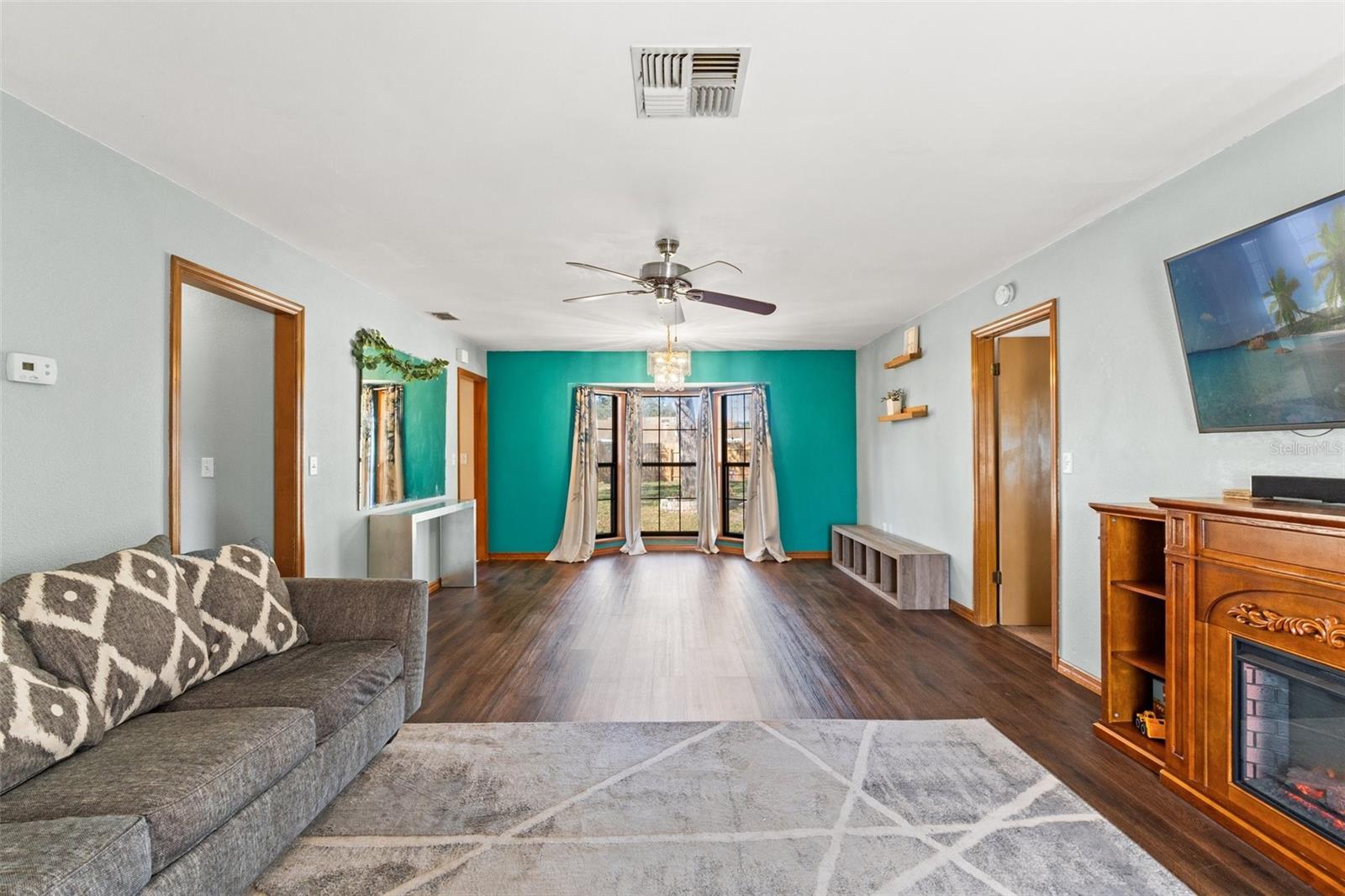 8449 VALMORA ST photo 5