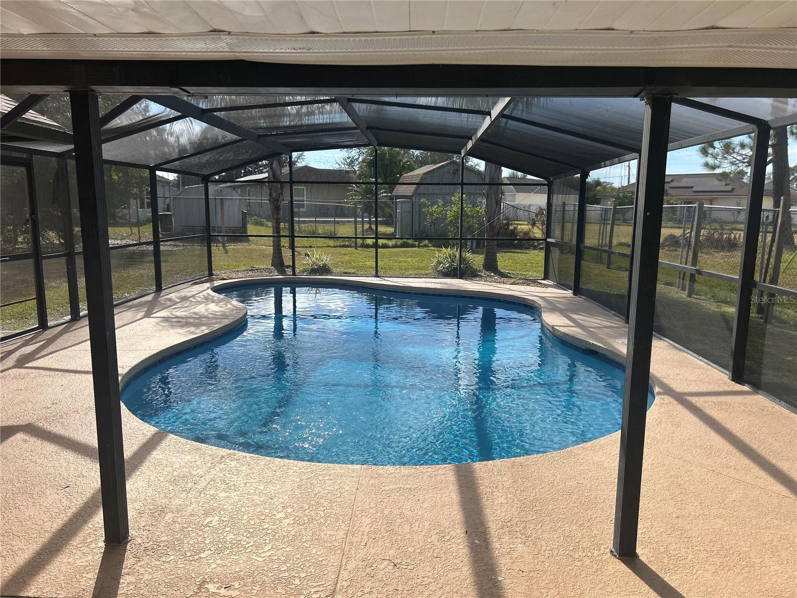 1025 DERBYSHIRE DR photo 2