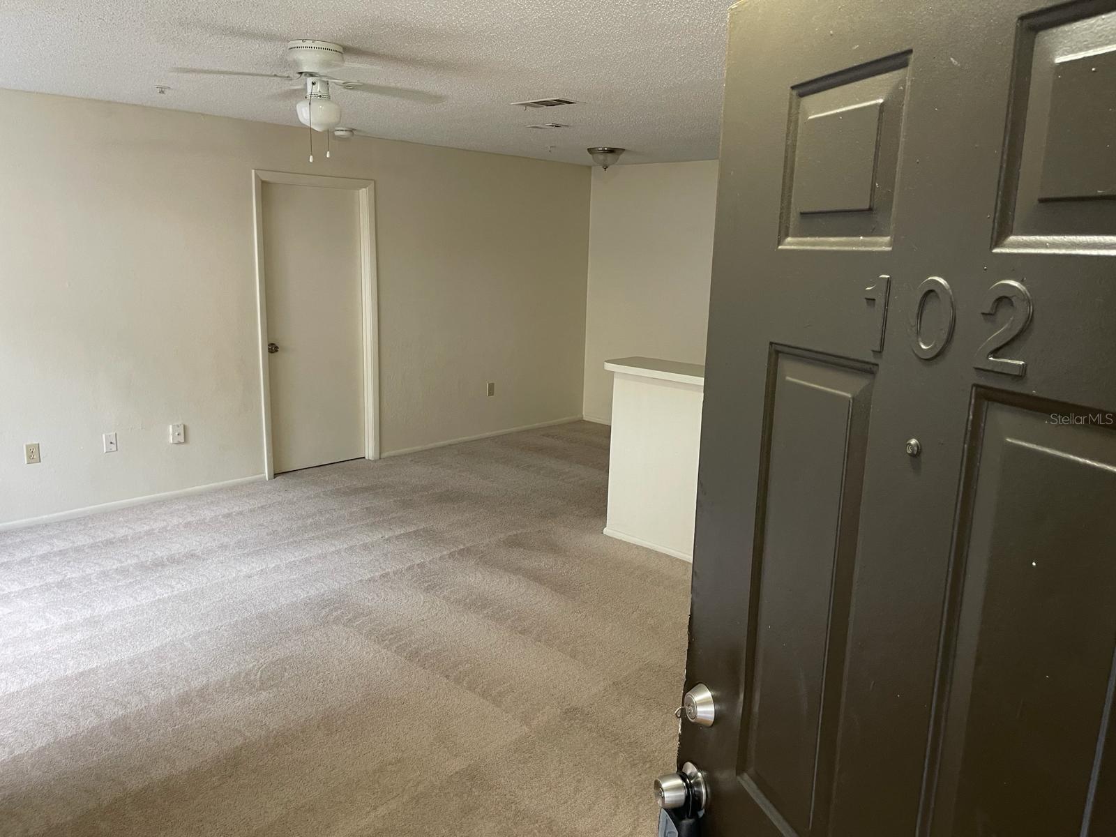 642 DORY LN #102 photo 3