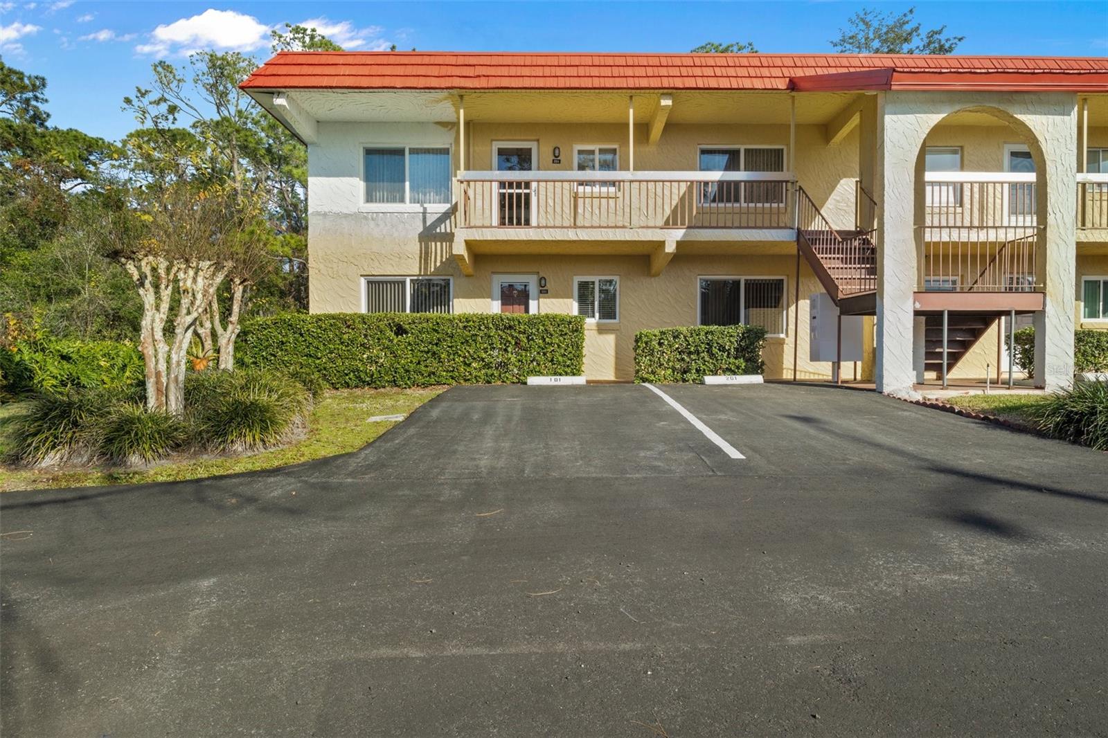 400 EL CAMINO DR #101 photo 3