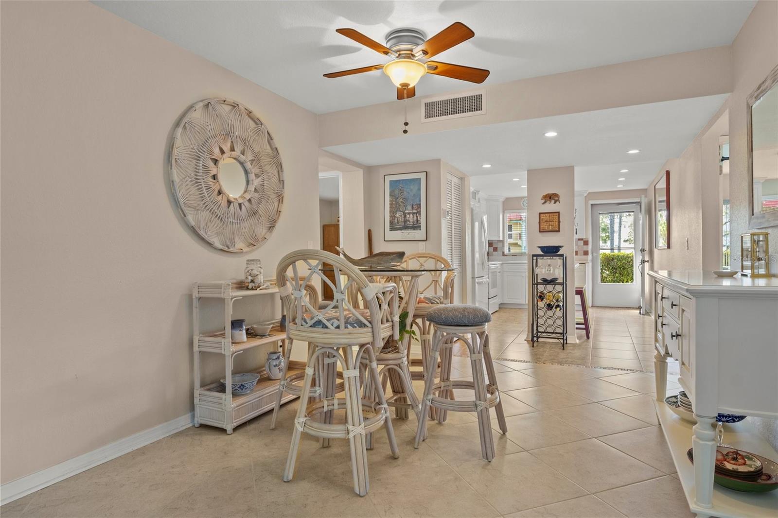 400 EL CAMINO DR #101 photo 5
