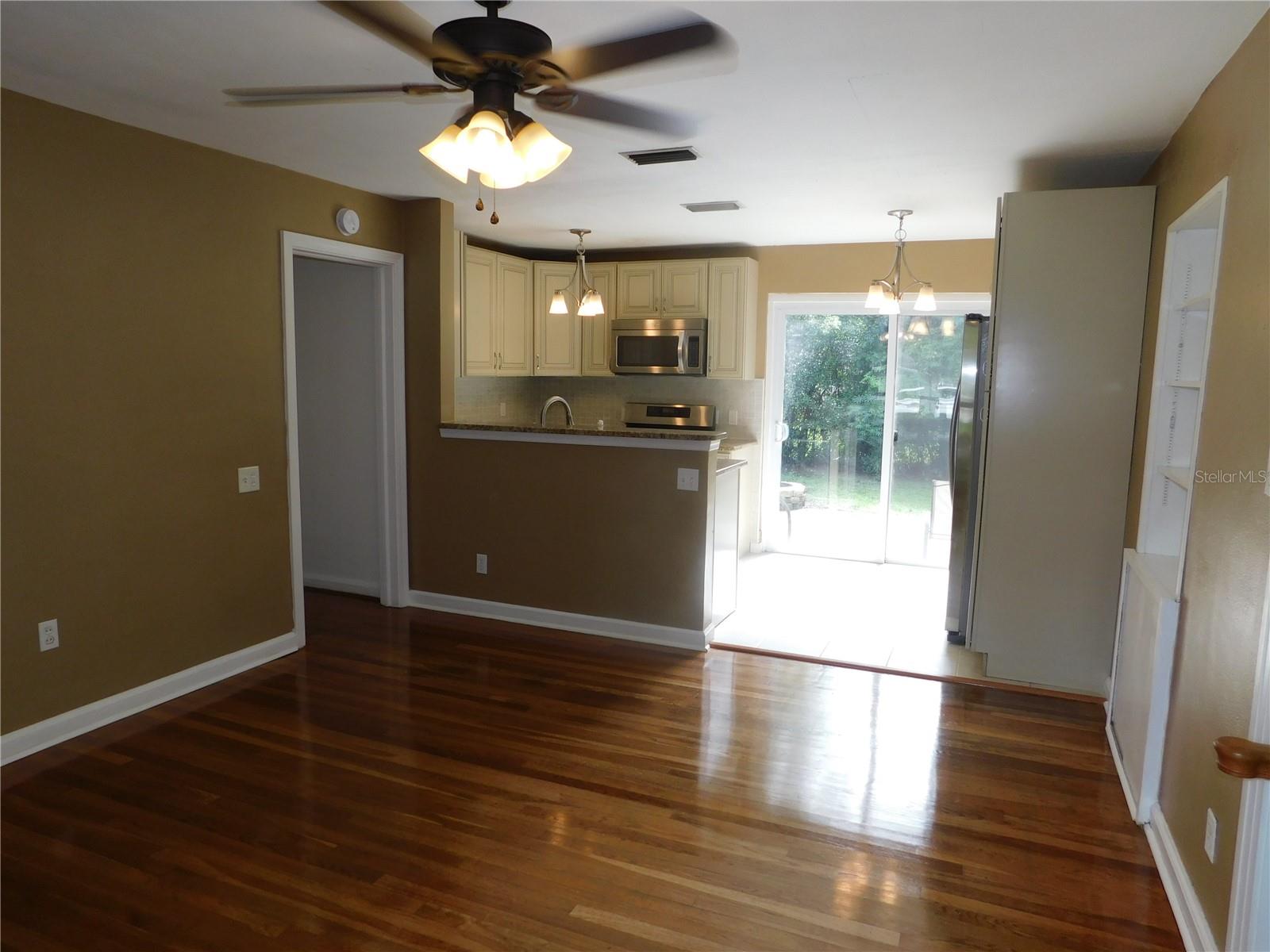 118 NW 35TH TER photo 5