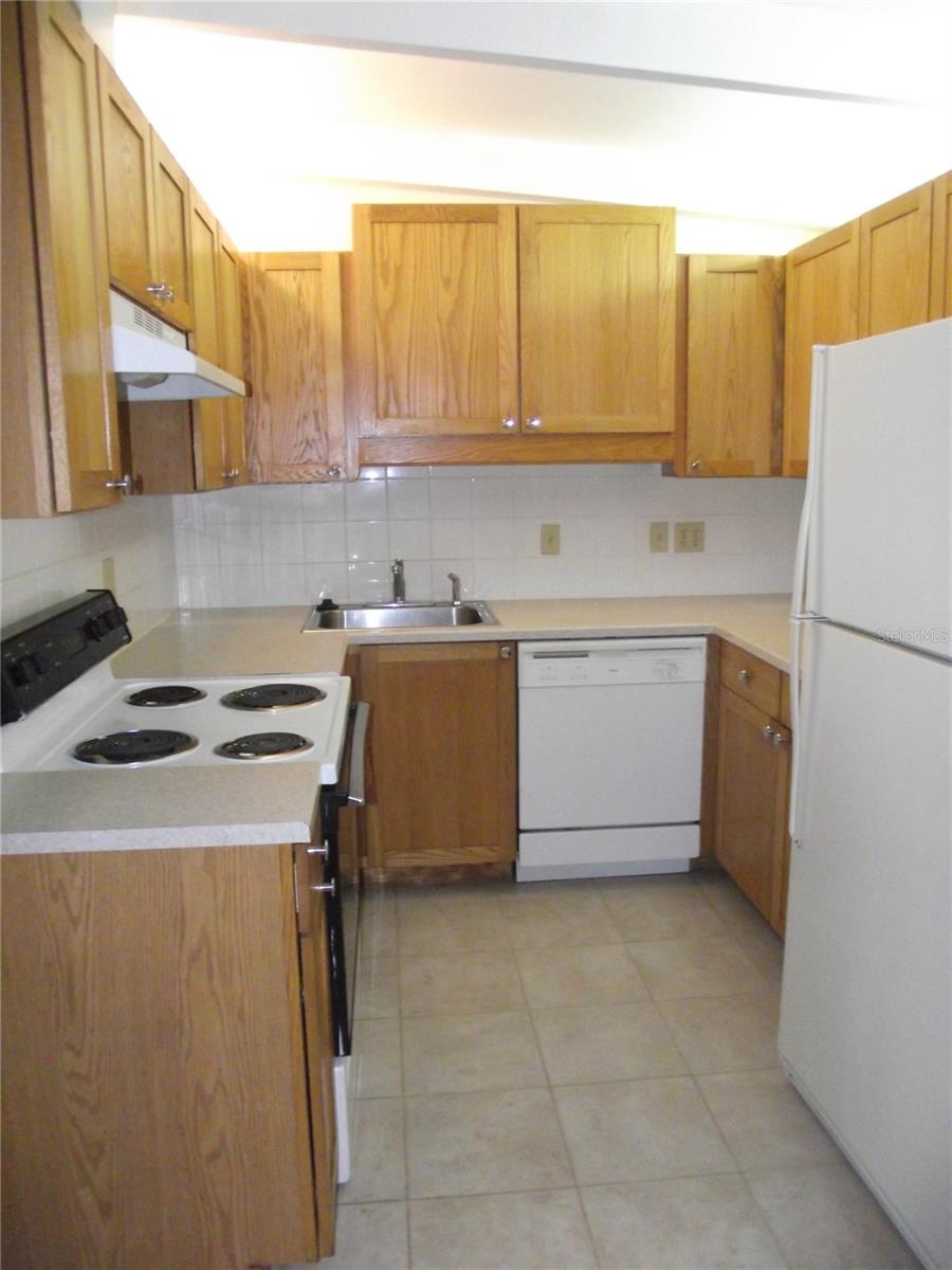 3003 NE 11 TER photo 4