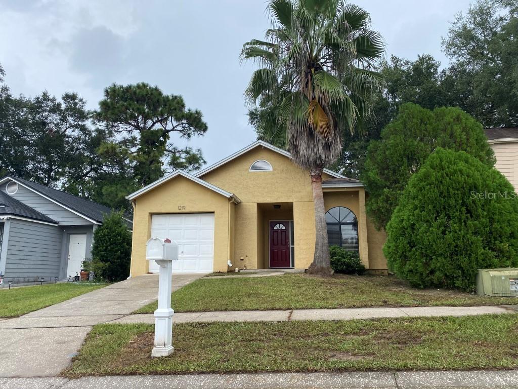 1219 PIN OAK DR photo 2