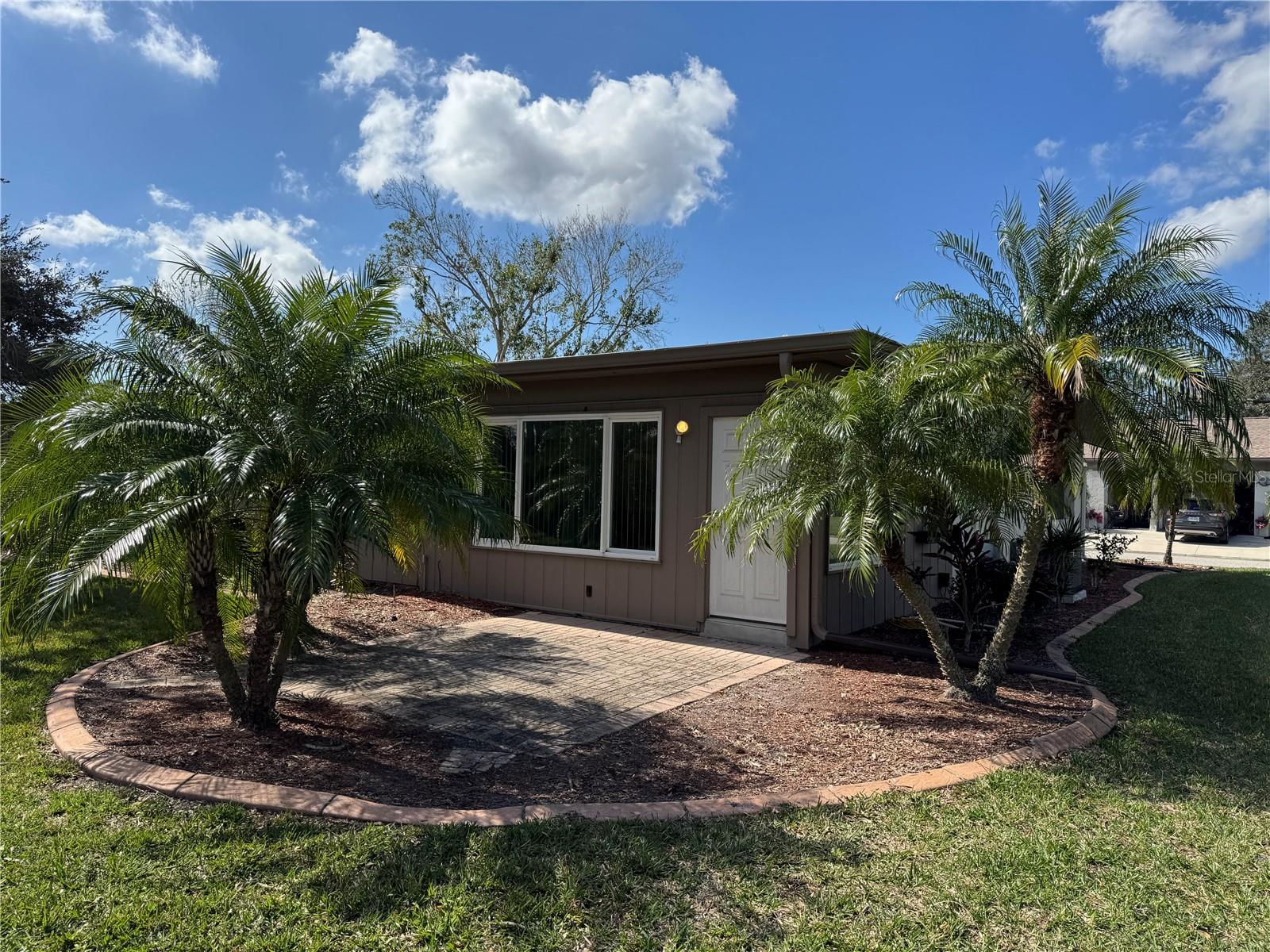 1321 GLENDALE CIR E #909 photo 4