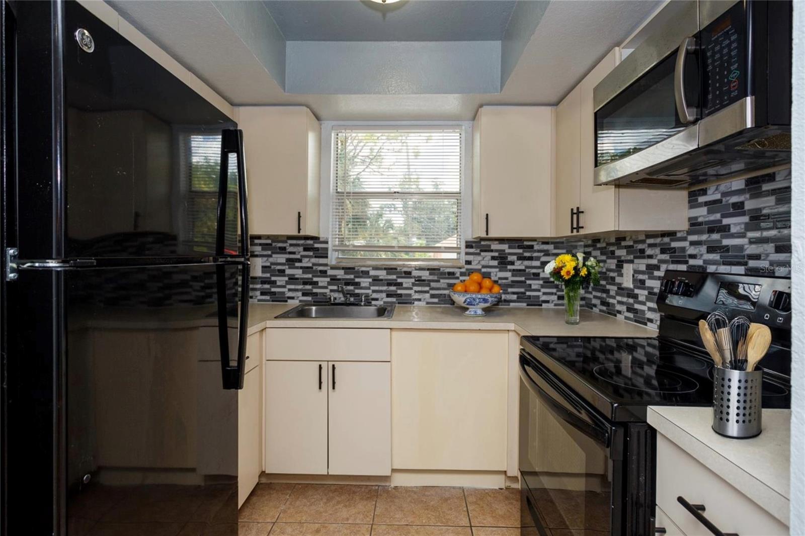 830 W BEACON RD #5 photo 3