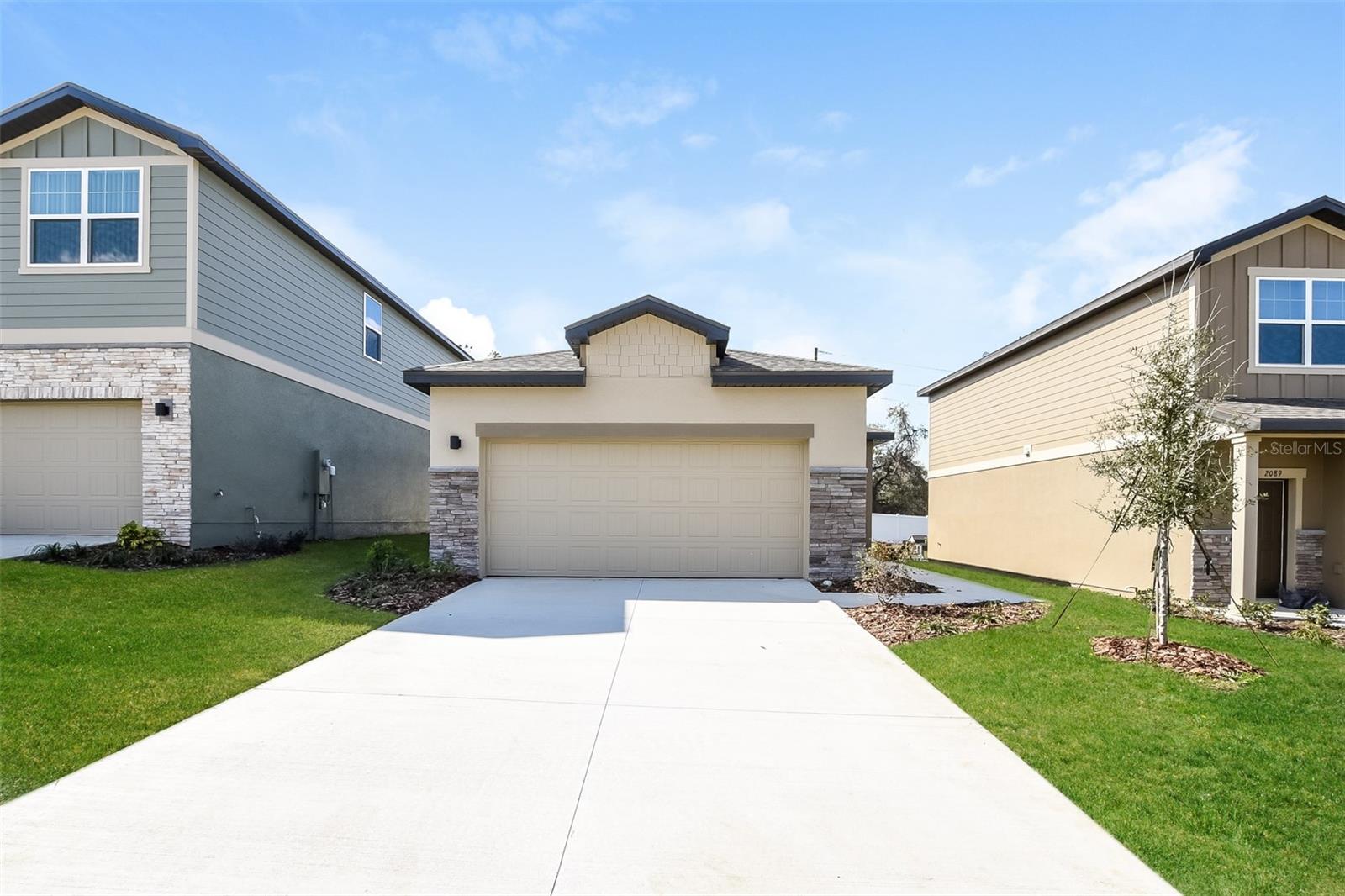 2085 HEMINGWAY CIR — home for sale