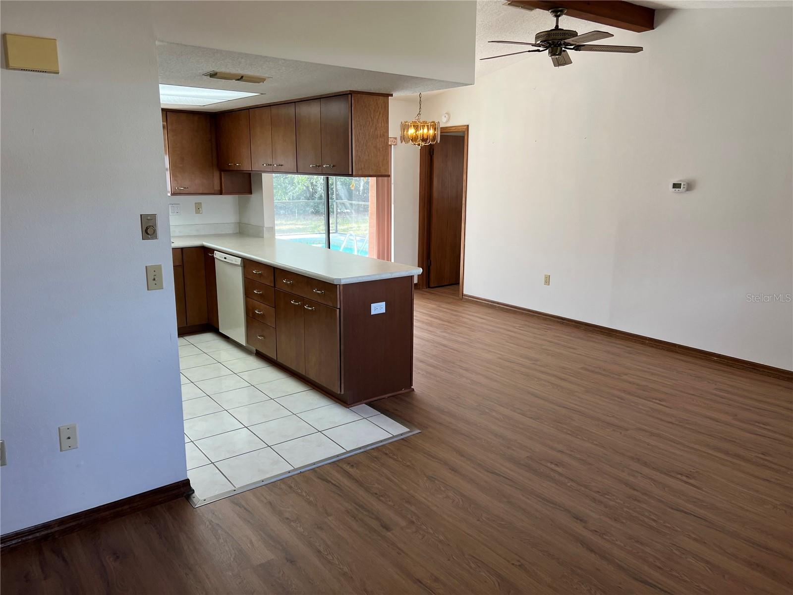 1482 COBLE RD photo 4