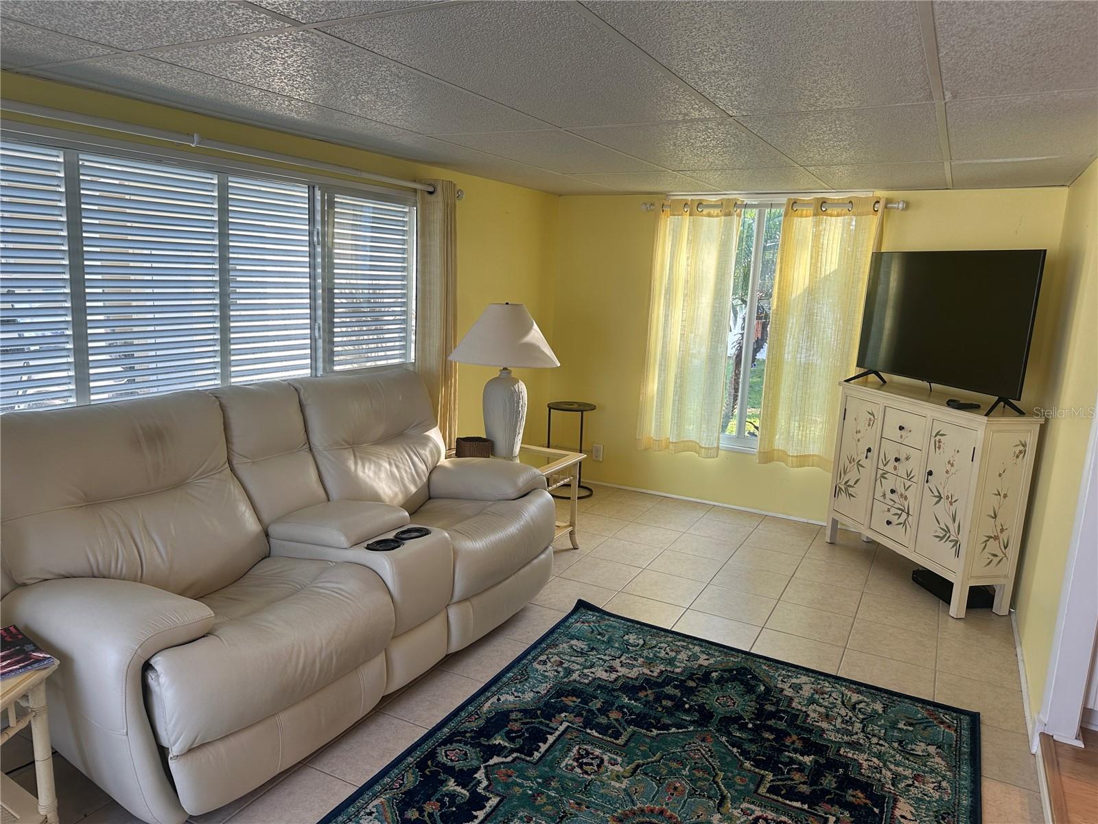 6091 PEONY RD photo 2