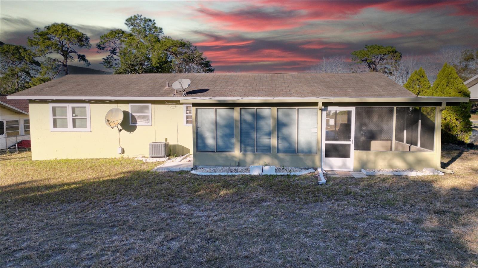 479 SPRING DR photo 3