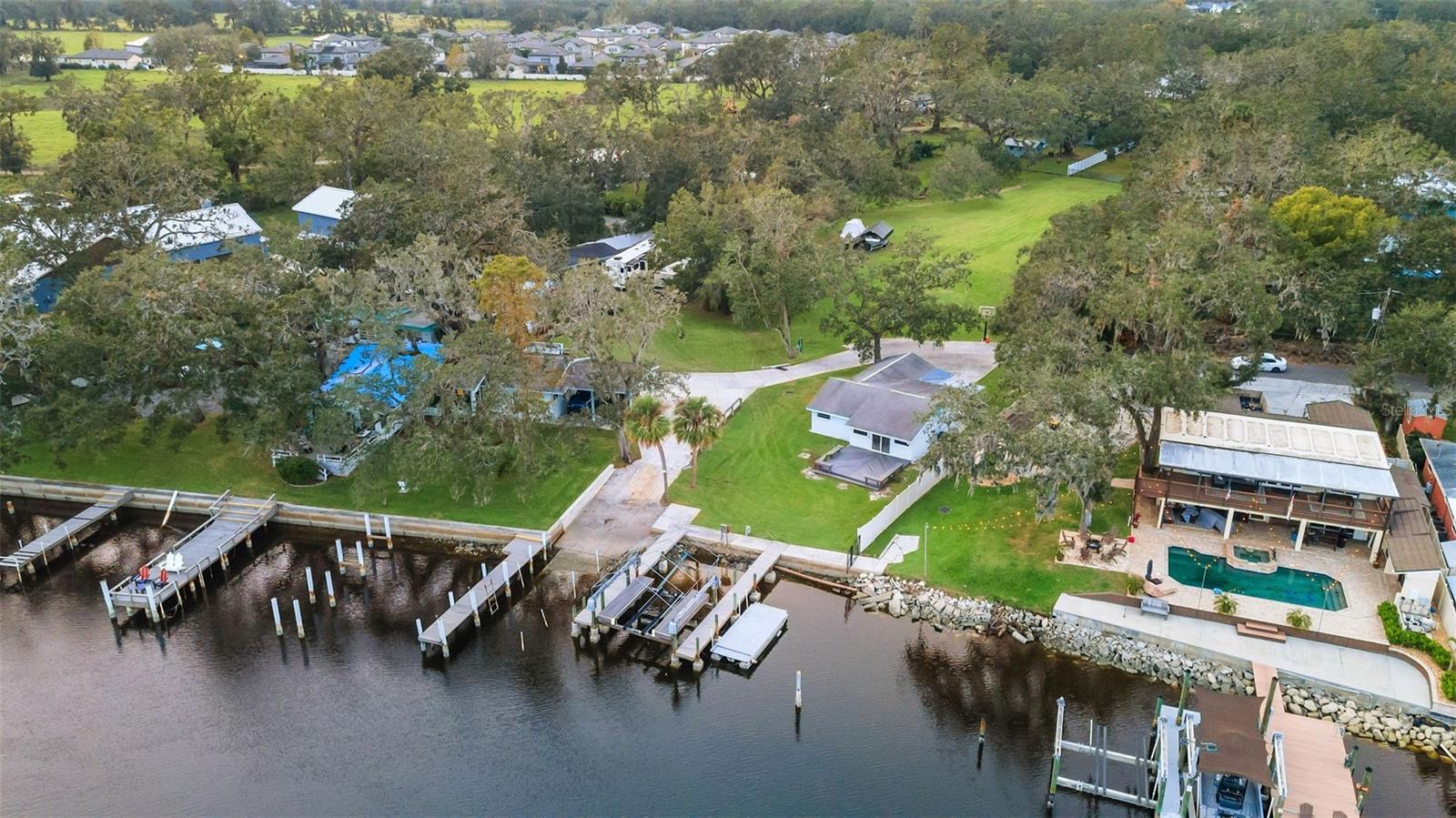 10501 BRIDGEWOOD DR photo 2