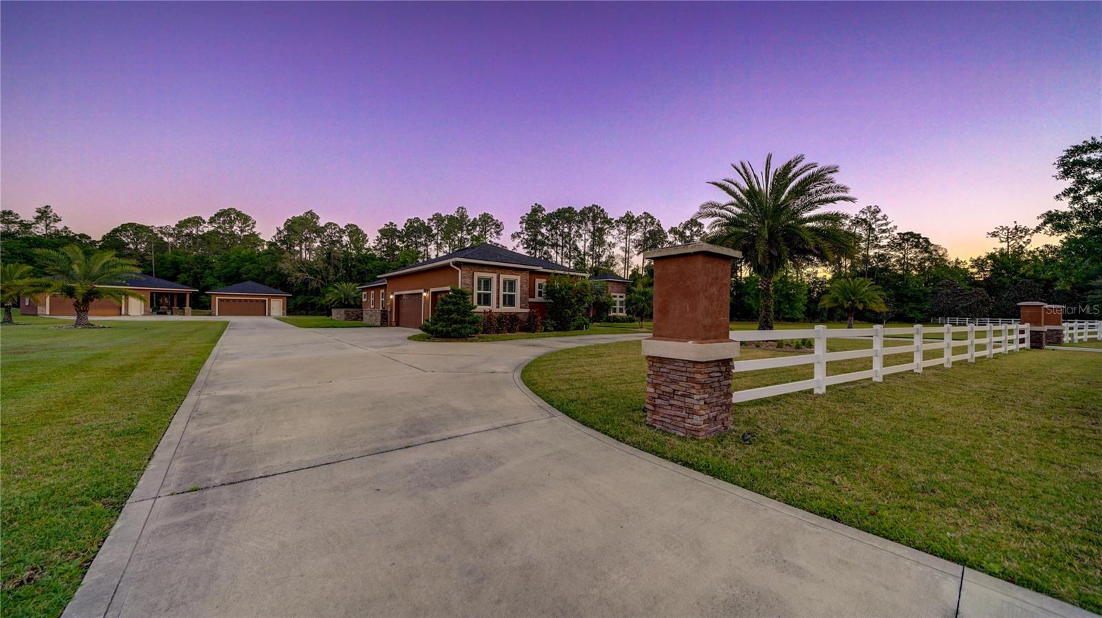 104 ASHTON OAKS DR photo 2