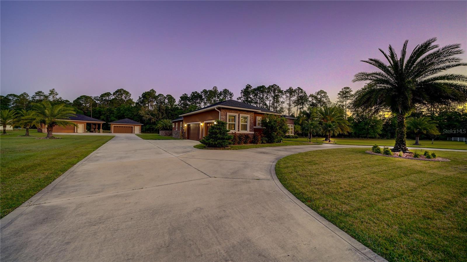 104 ASHTON OAKS DR photo 4