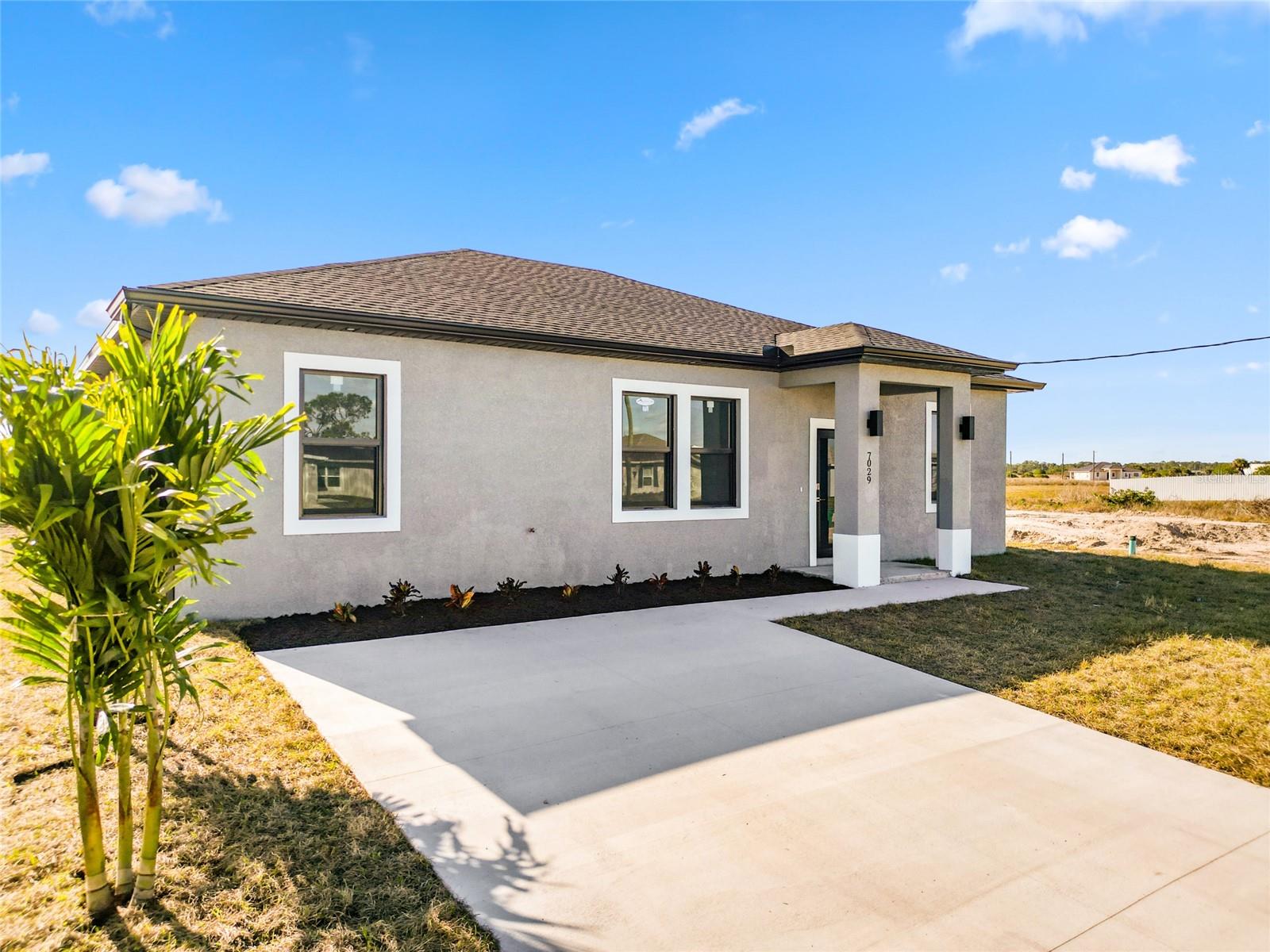 7029 HERO CIR photo 2