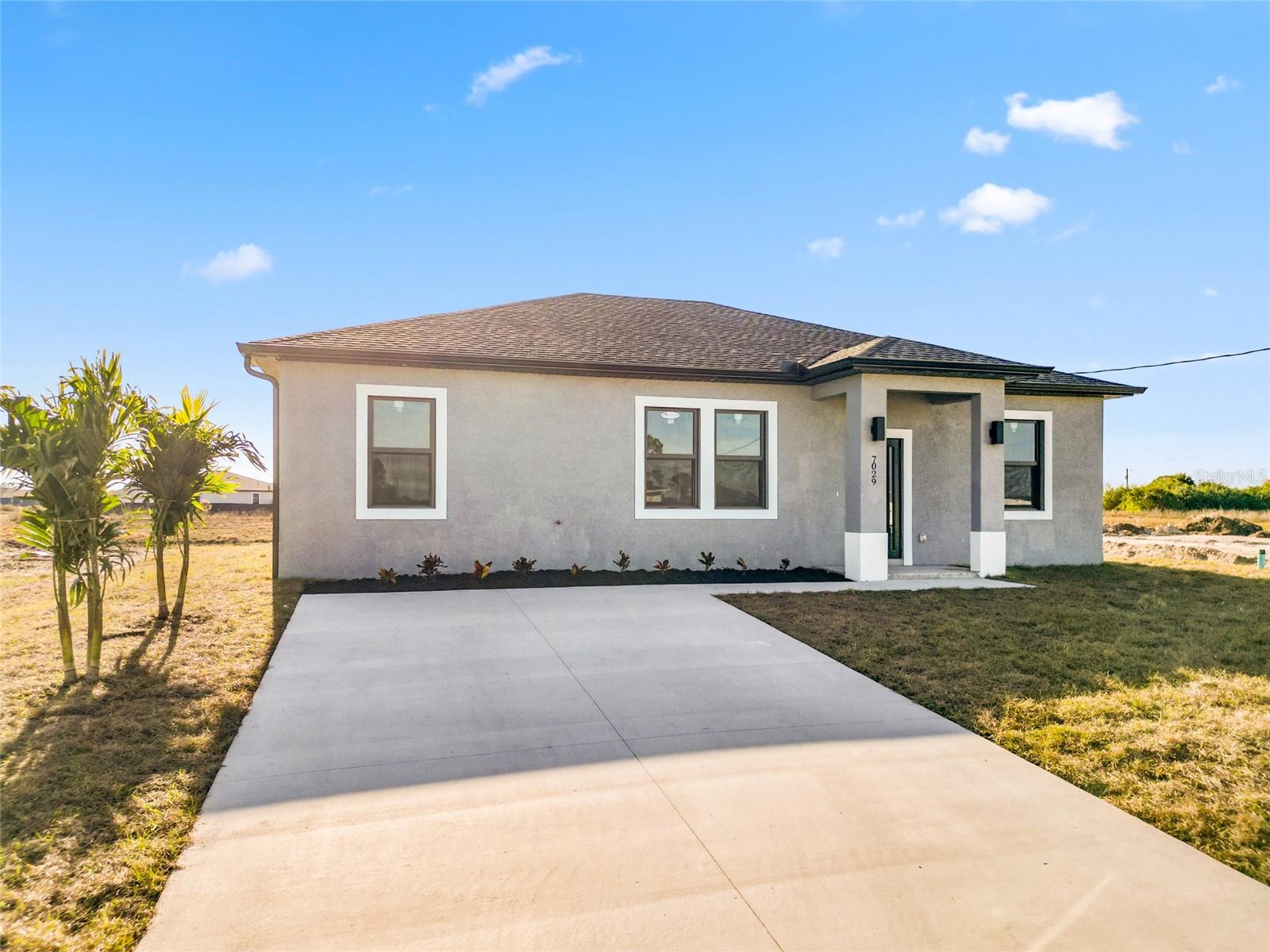7029 HERO CIR photo 3