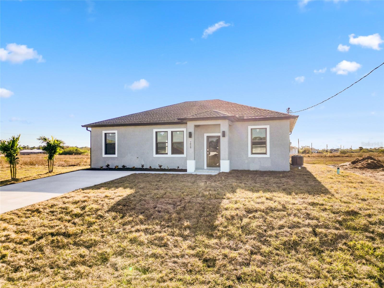 7029 HERO CIR photo 4