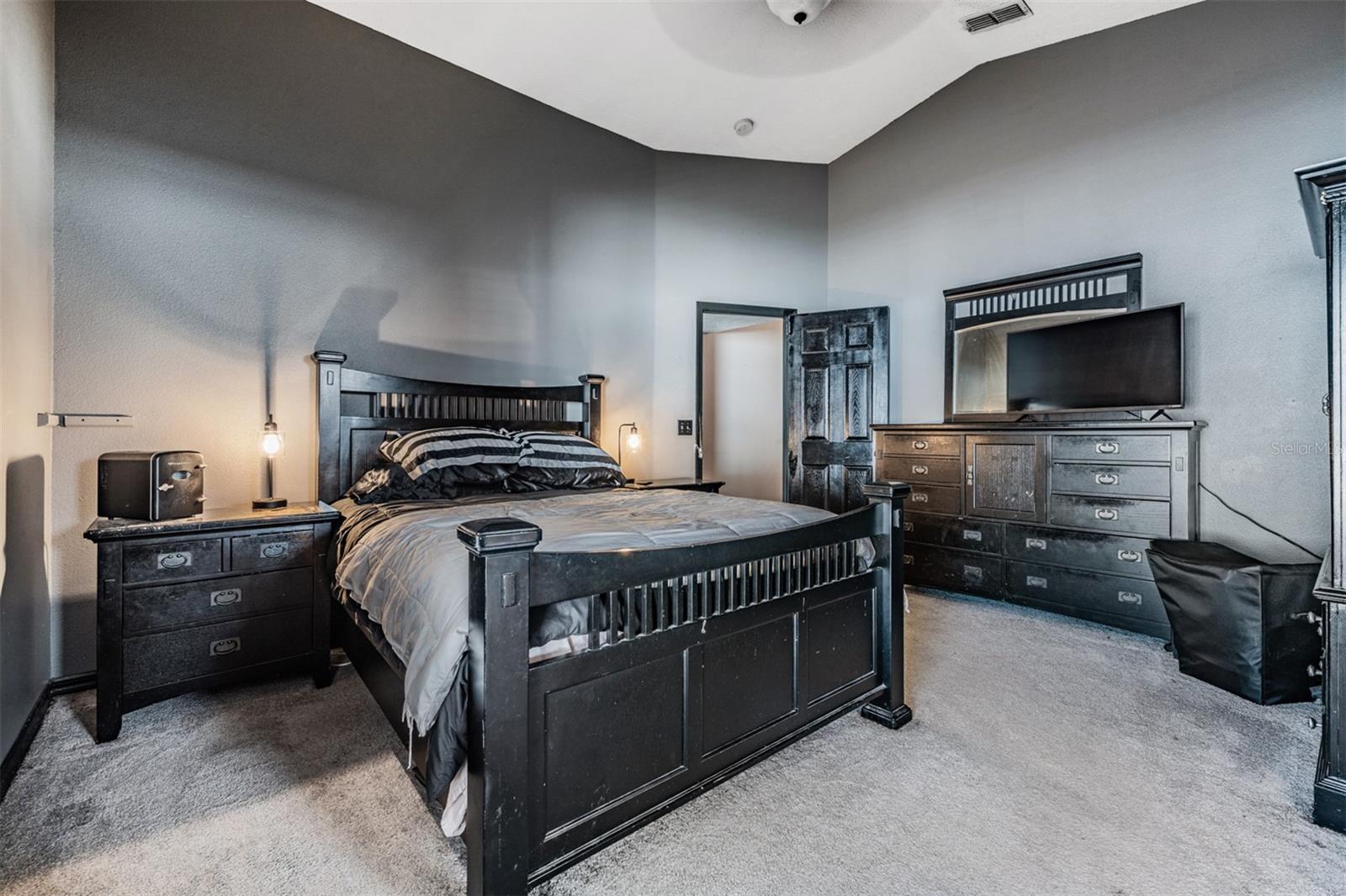 7911 FLORADORA DR photo 3