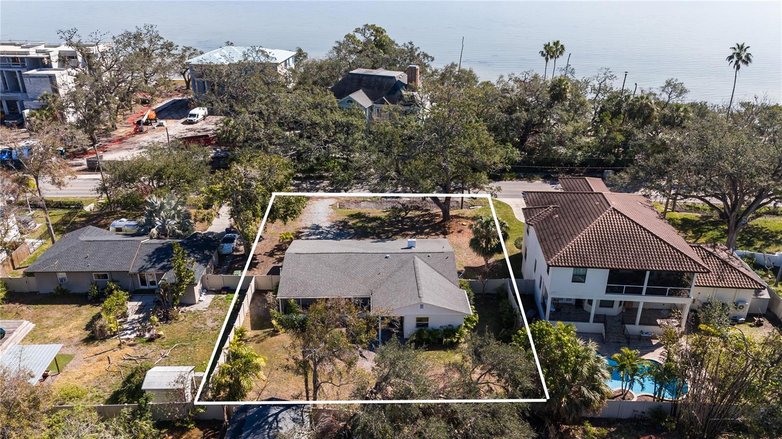 6225 BAYSHORE BLVD photo 2
