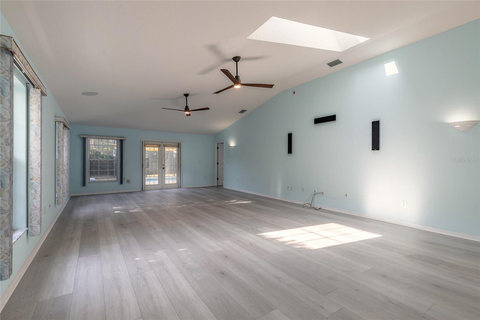 108 OCEAN DR photo 2