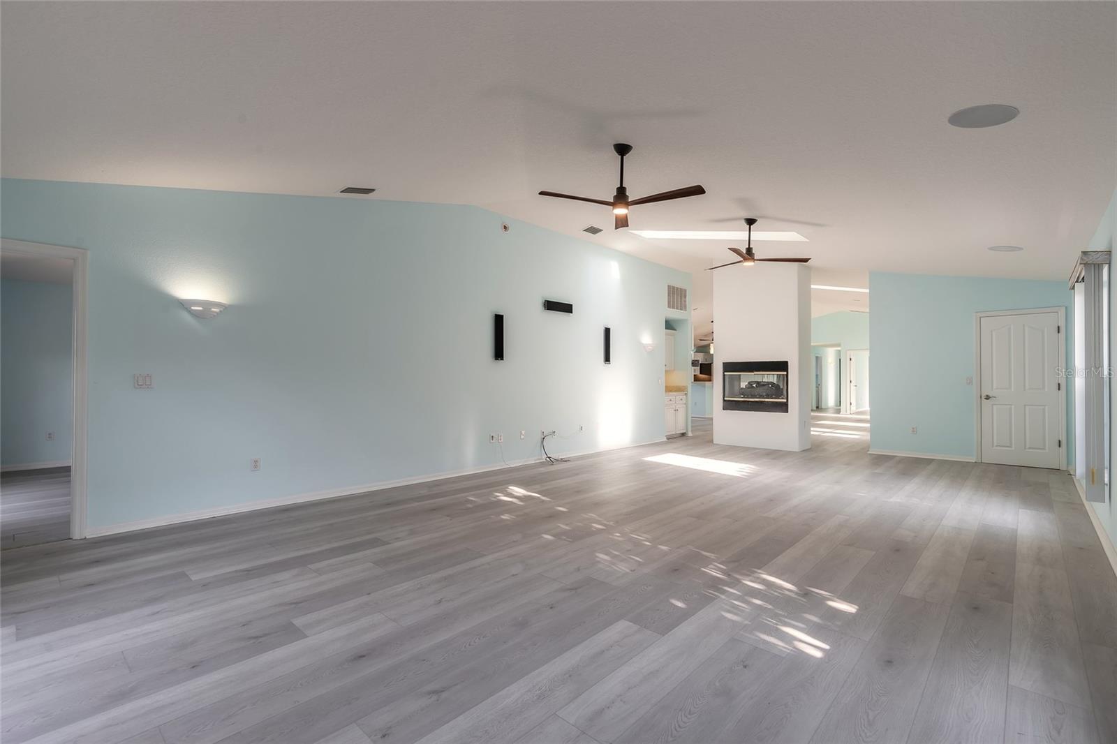 108 OCEAN DR photo 4