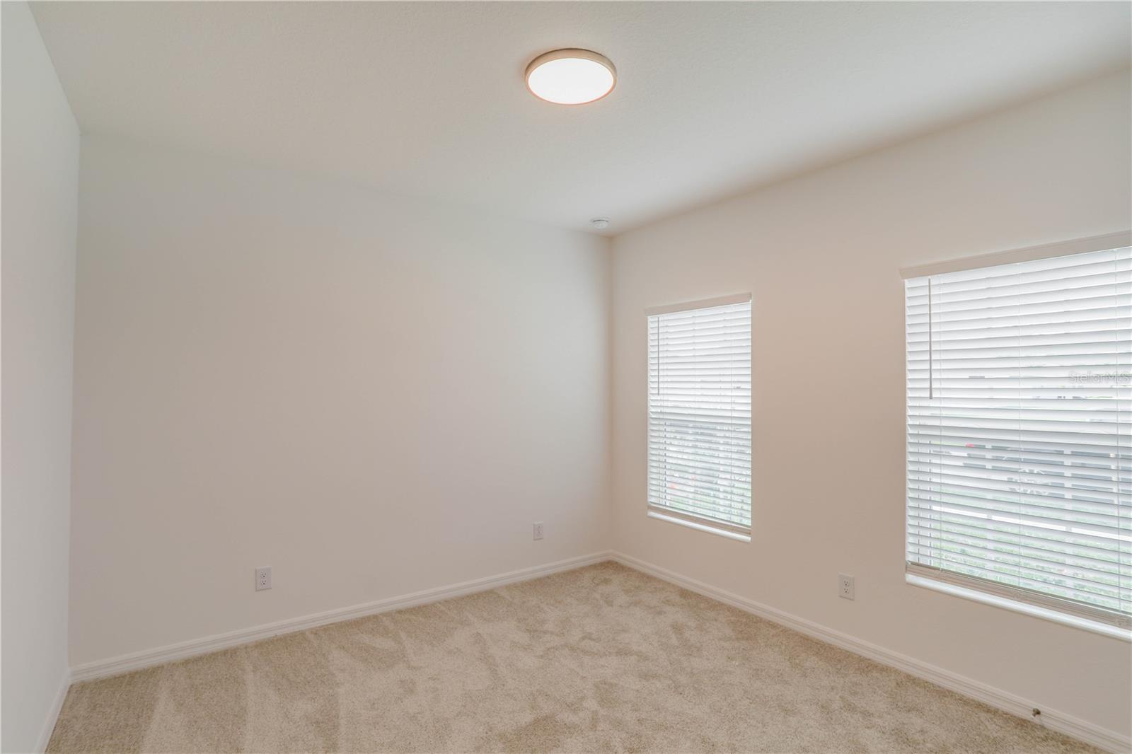 896 AVENAL LN photo 4