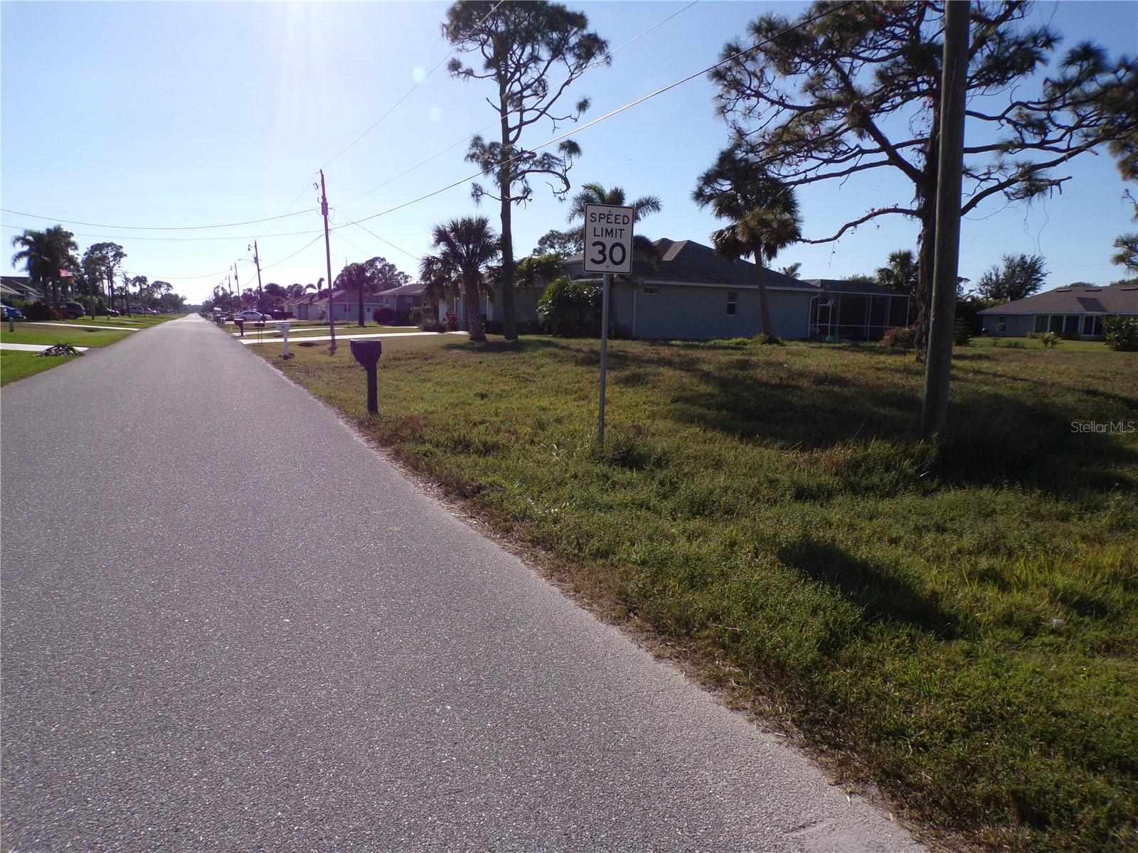 9 LONG MEADOW LN photo 3