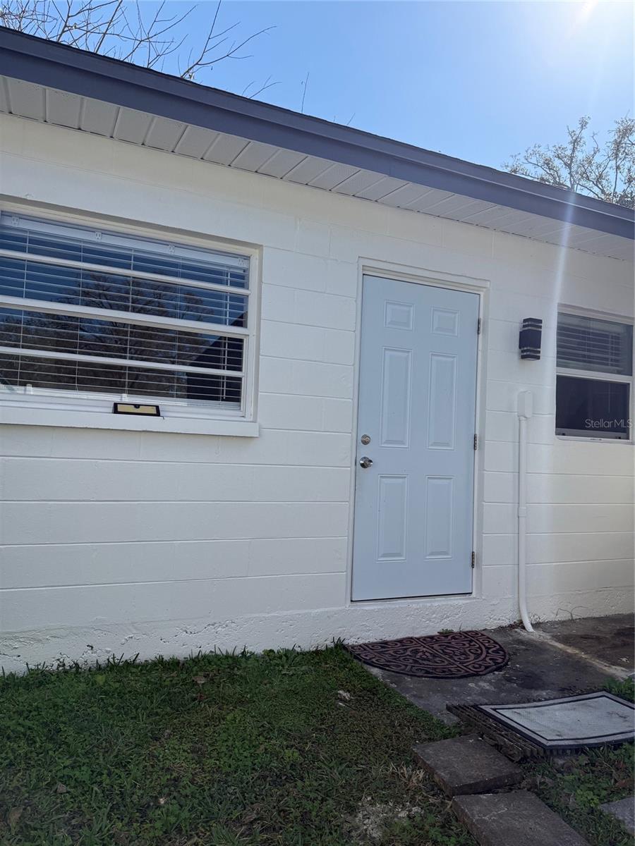 705 W RIVER HEIGHTS AVE photo 2