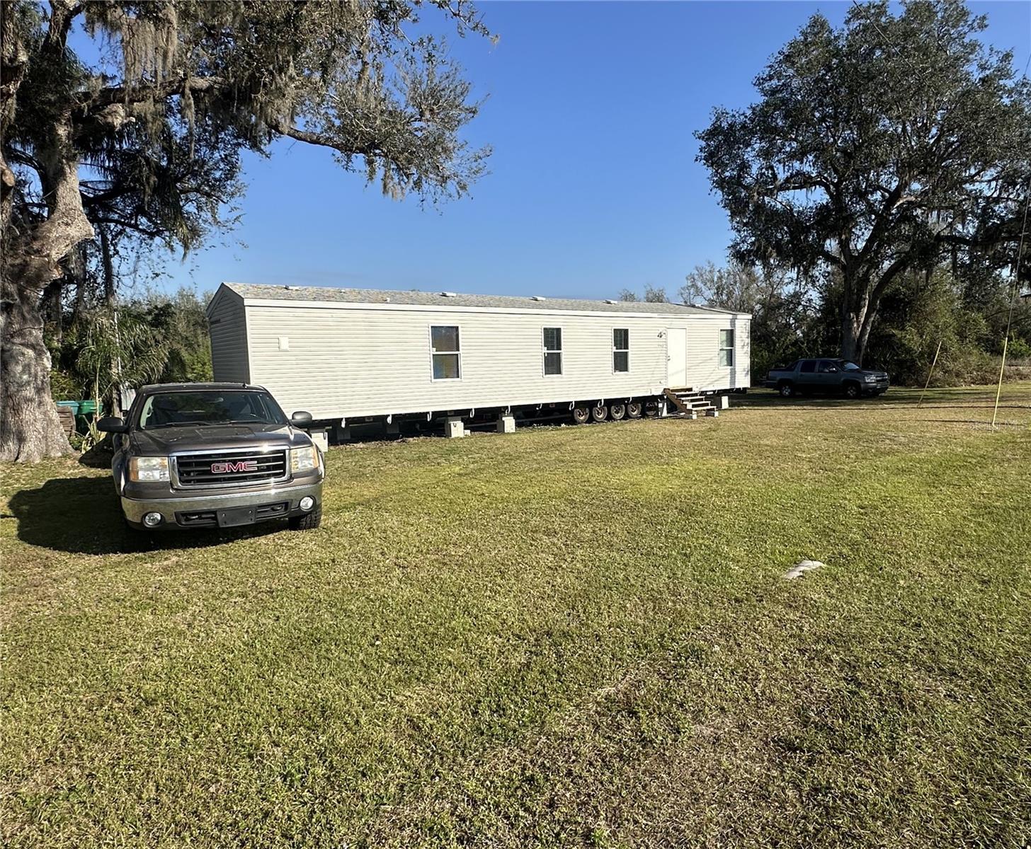 1143 TAFFY DR photo 3