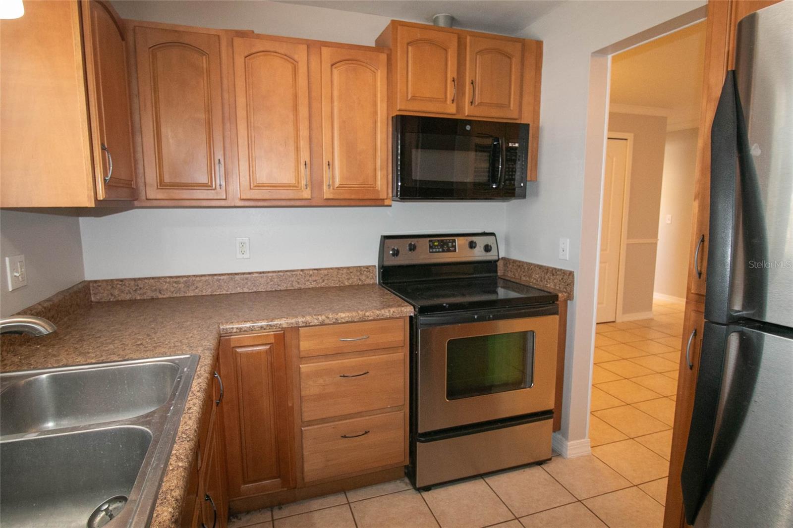 485 CITADEL DR photo 3