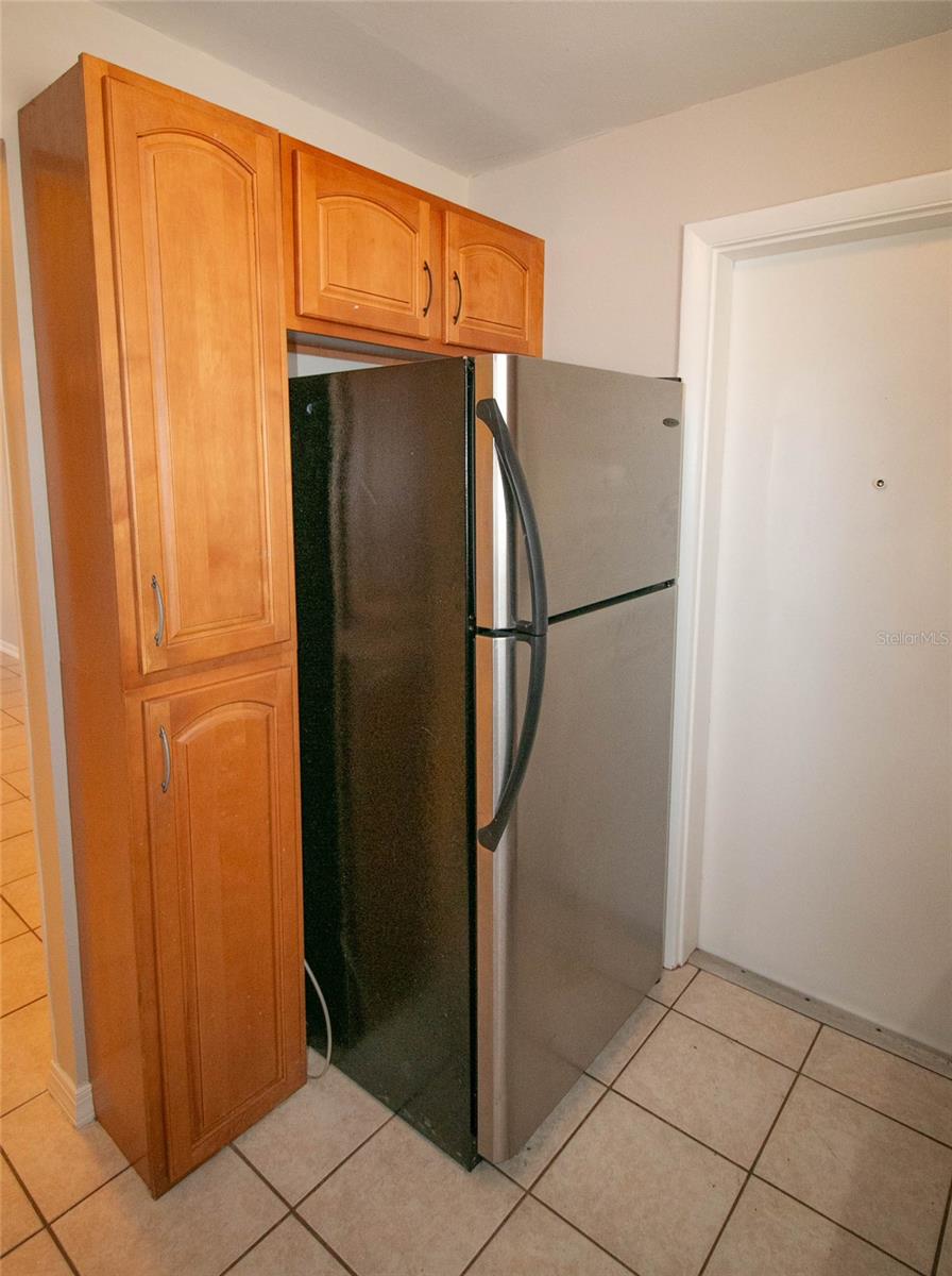 485 CITADEL DR photo 4