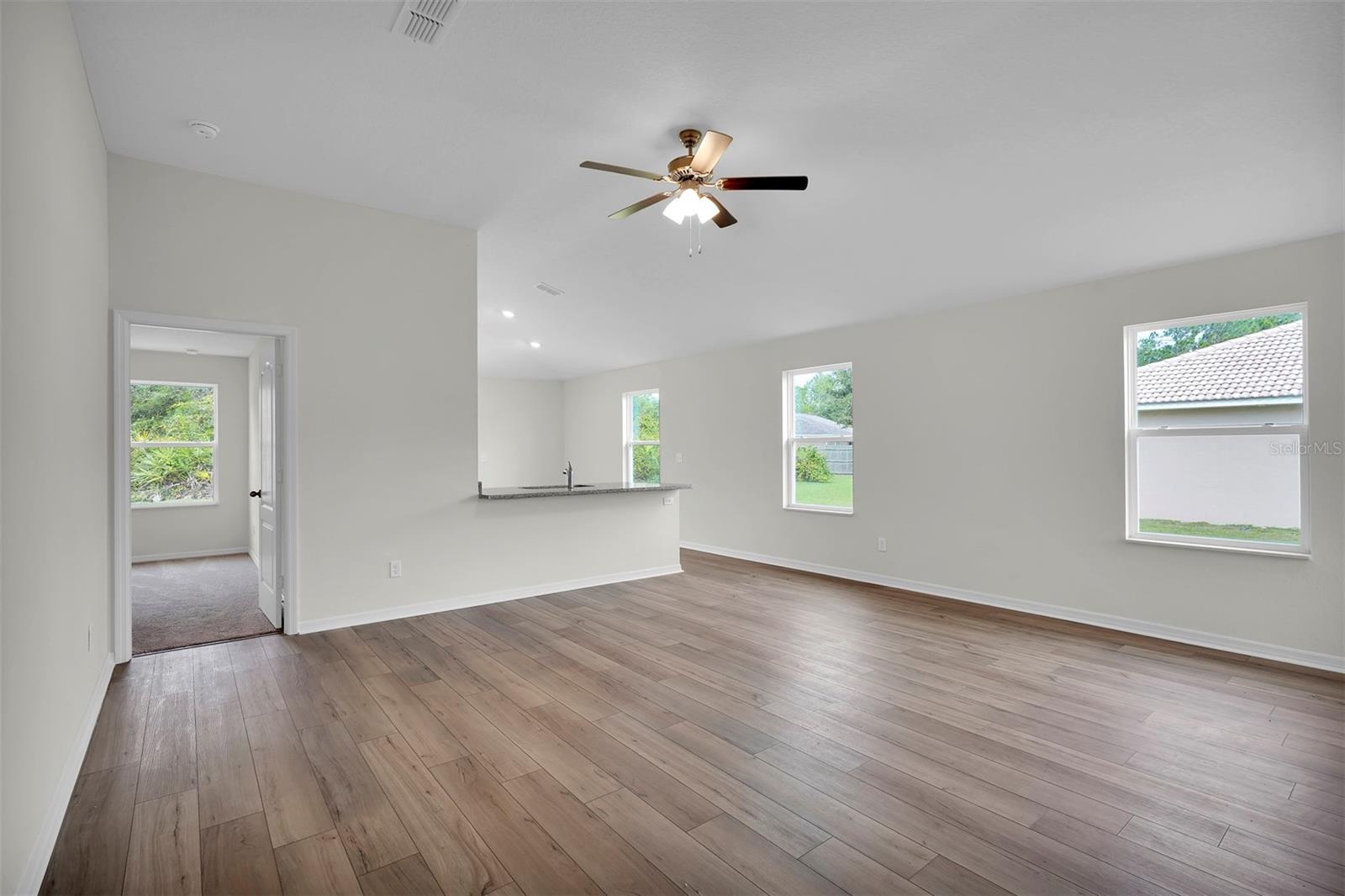 22 PRINCESS DELORES LN photo 5