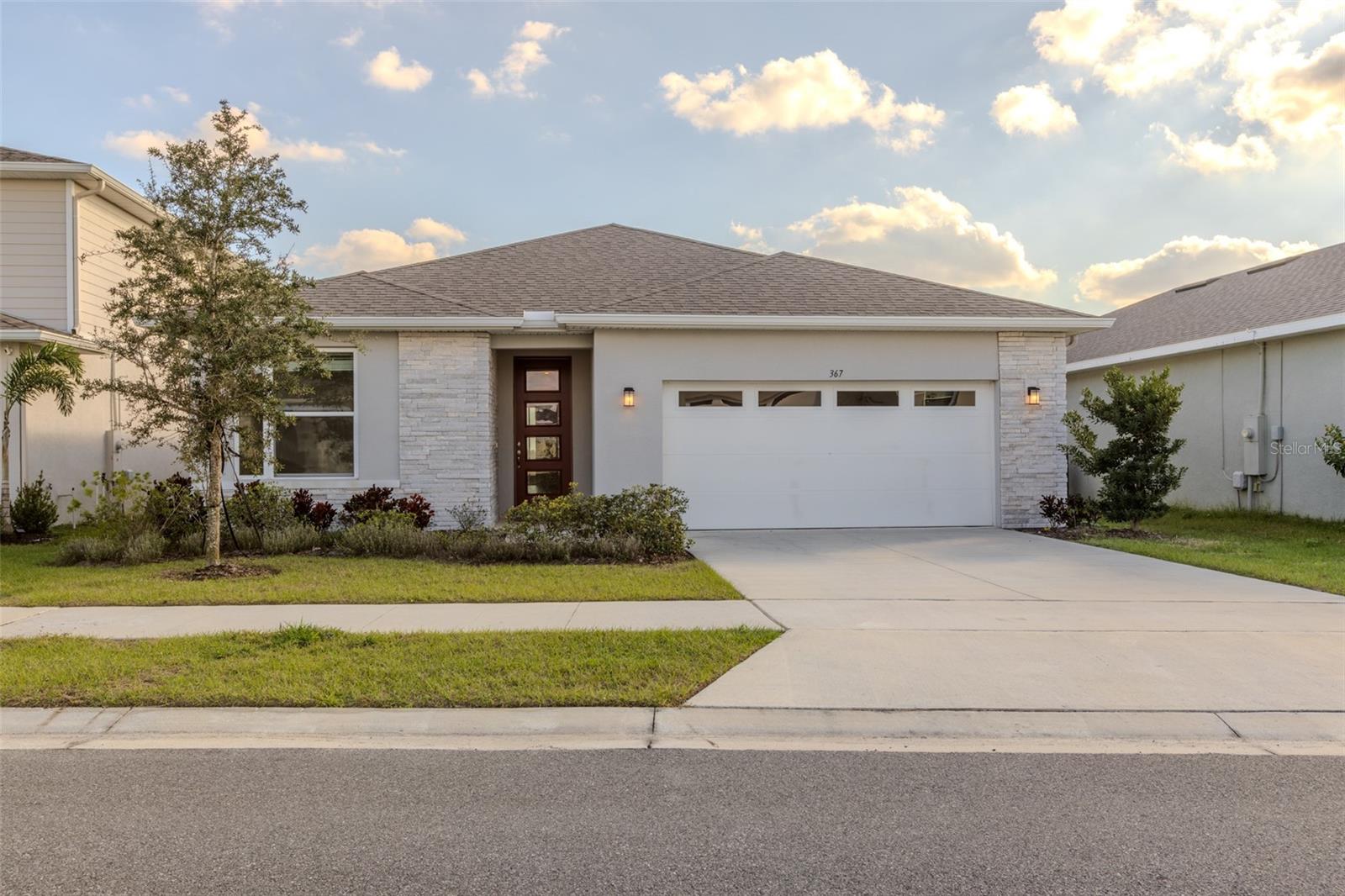 367 SOFIA LN photo 2