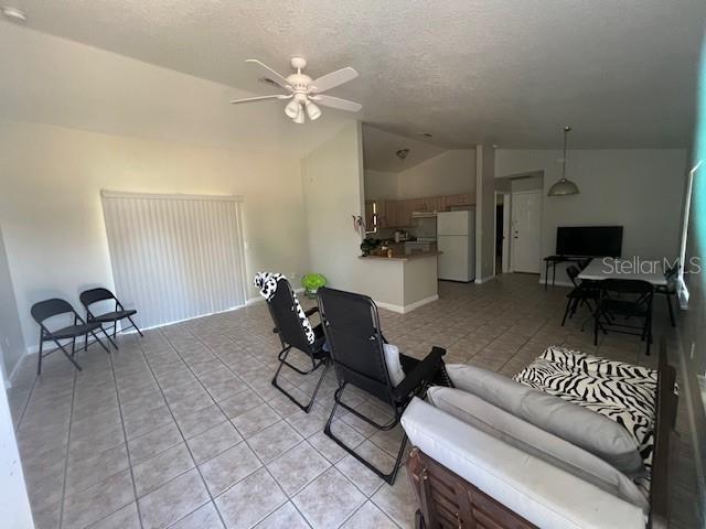 9 ROCKET LN photo 3