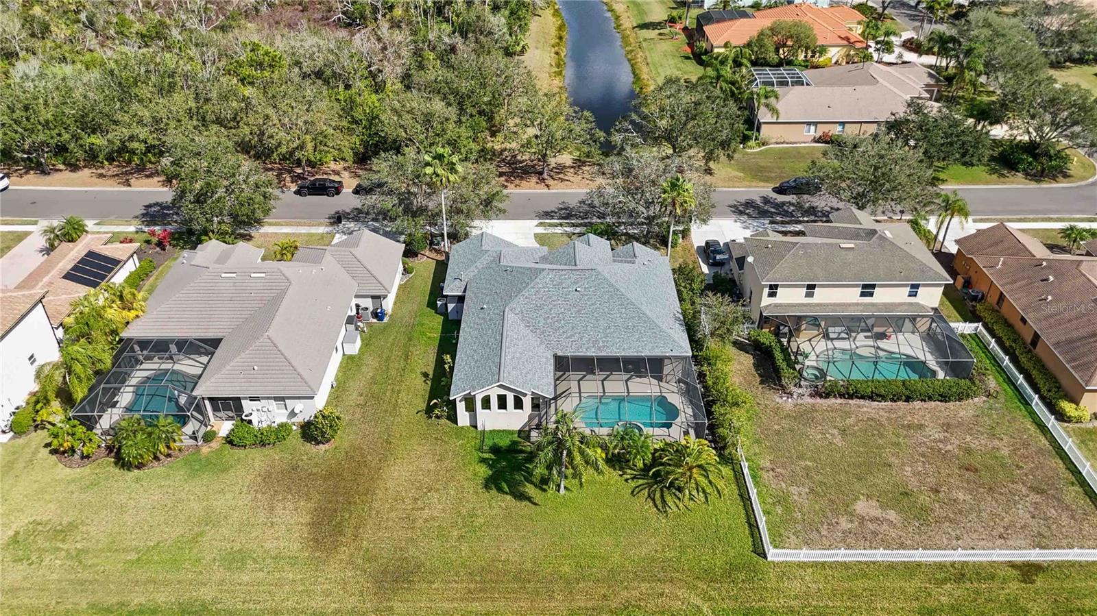 1314 BRAMBLING CT photo 3