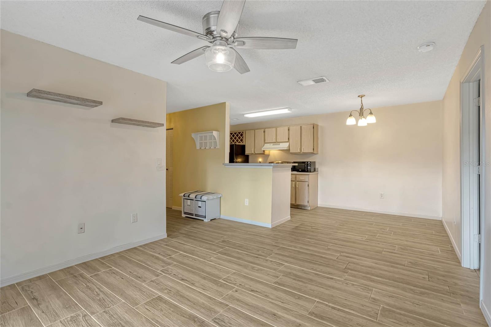 2508 GRASSY POINT DR #106 photo 3
