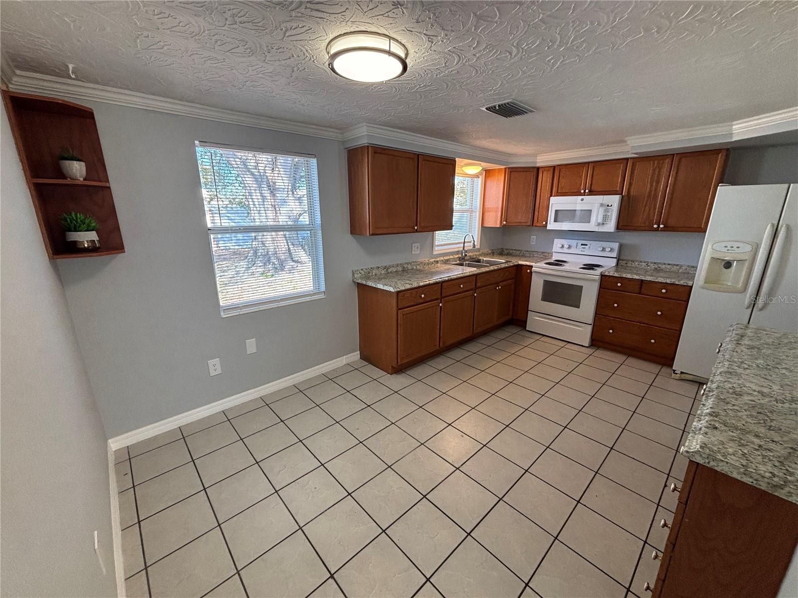 5125 JANICE LN photo 4