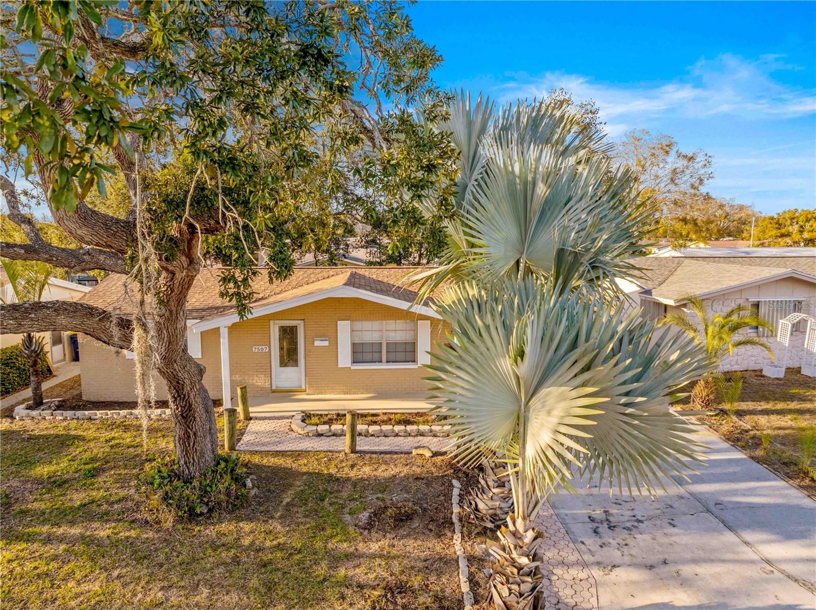 7507 BETULA DR photo 2