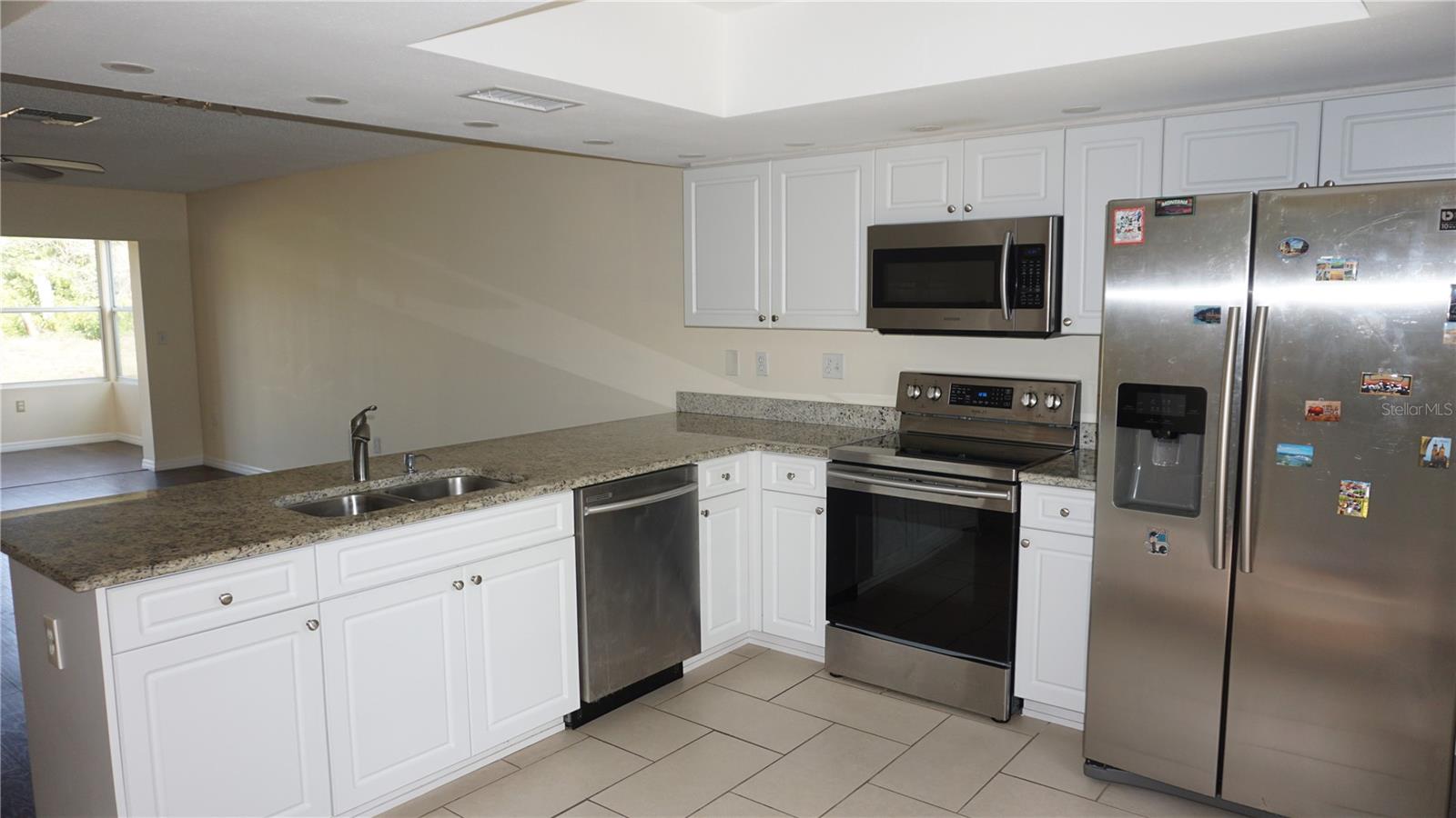 7602 DANUBE DR #7602 photo 4