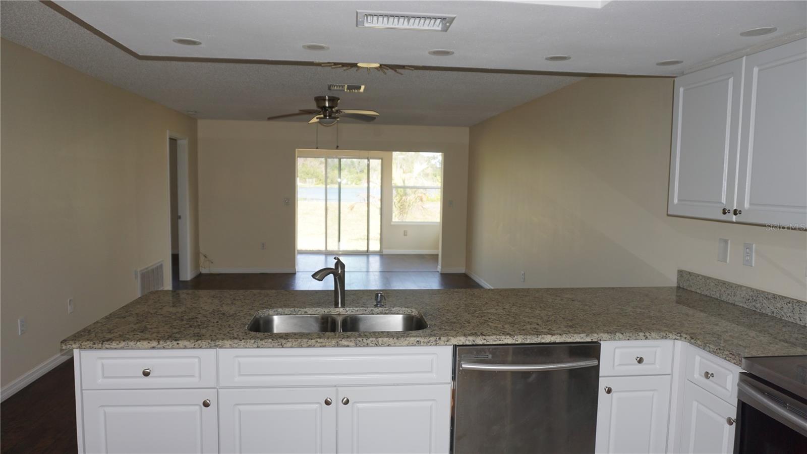 7602 DANUBE DR #7602 photo 5