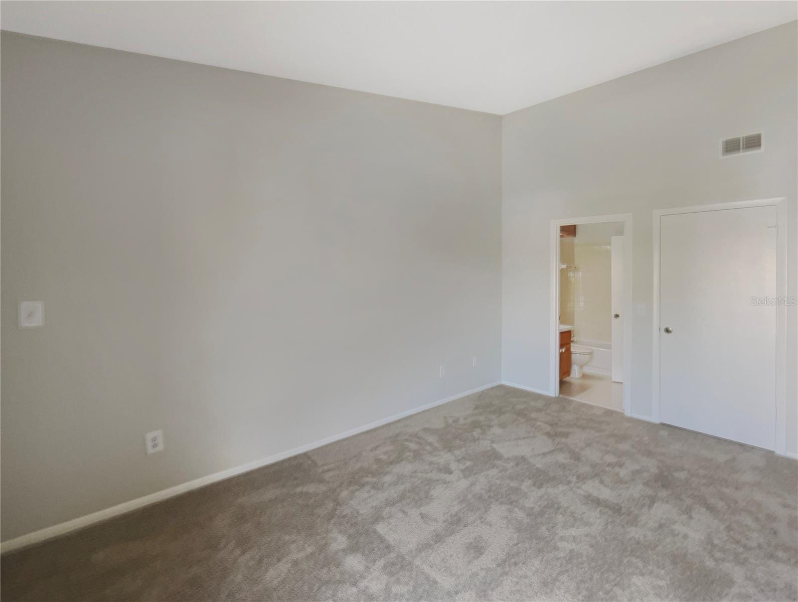 4464 MIDDLEBROOK RD #4 photo 3