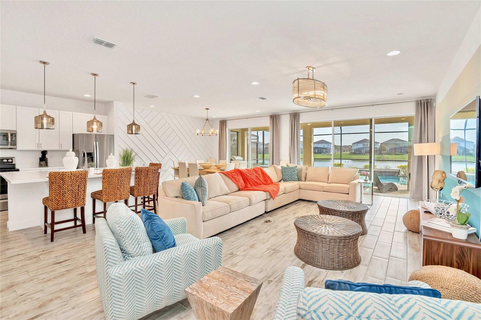 537 MARCELLO BLVD photo 4