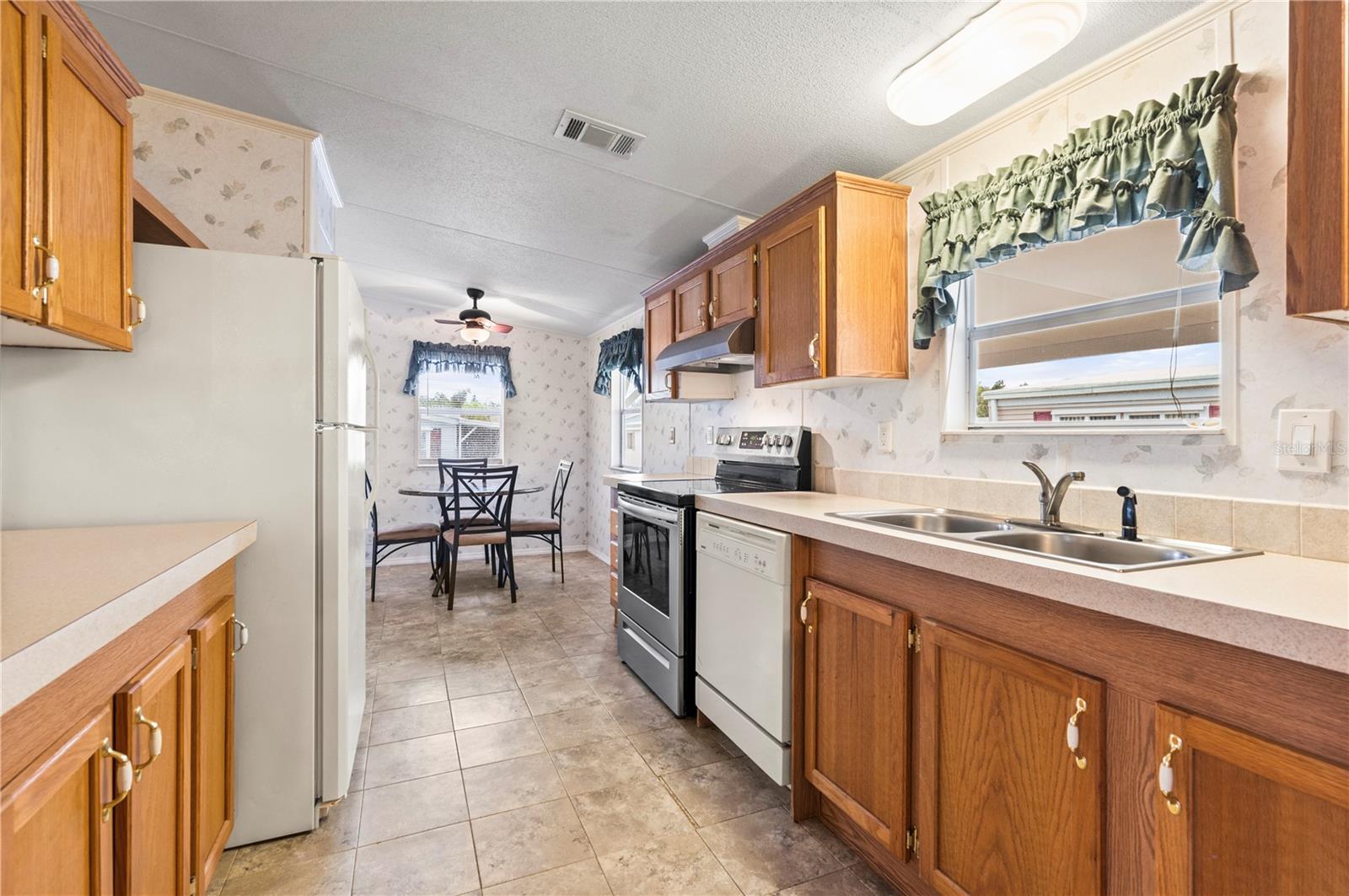 1000 KINGS HWY #372 photo 5