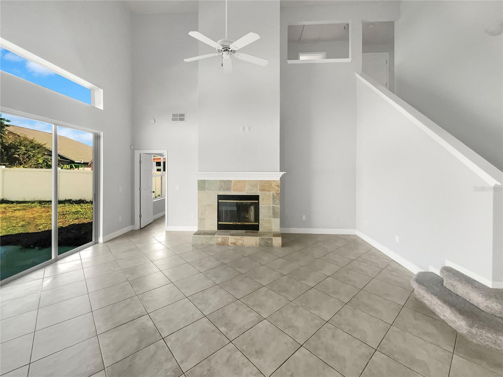 196 WESTMORELAND CIR photo 2