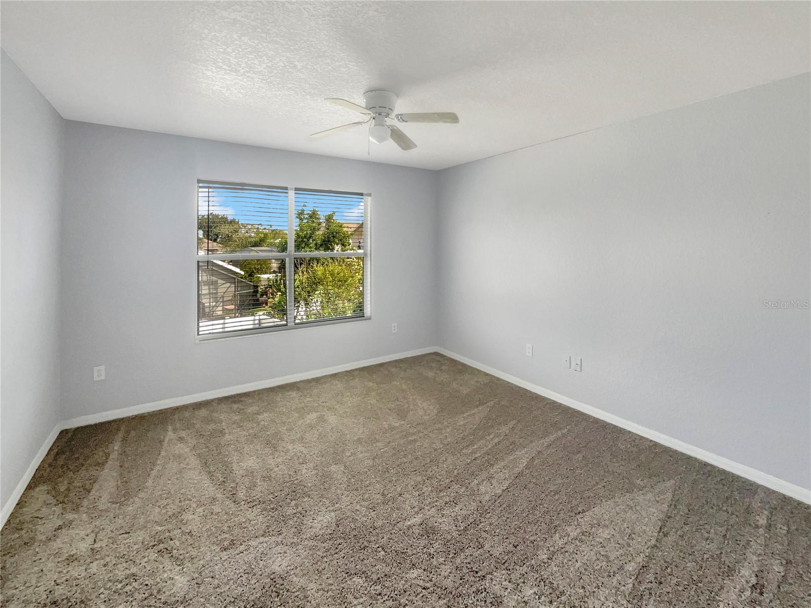 196 WESTMORELAND CIR photo 4