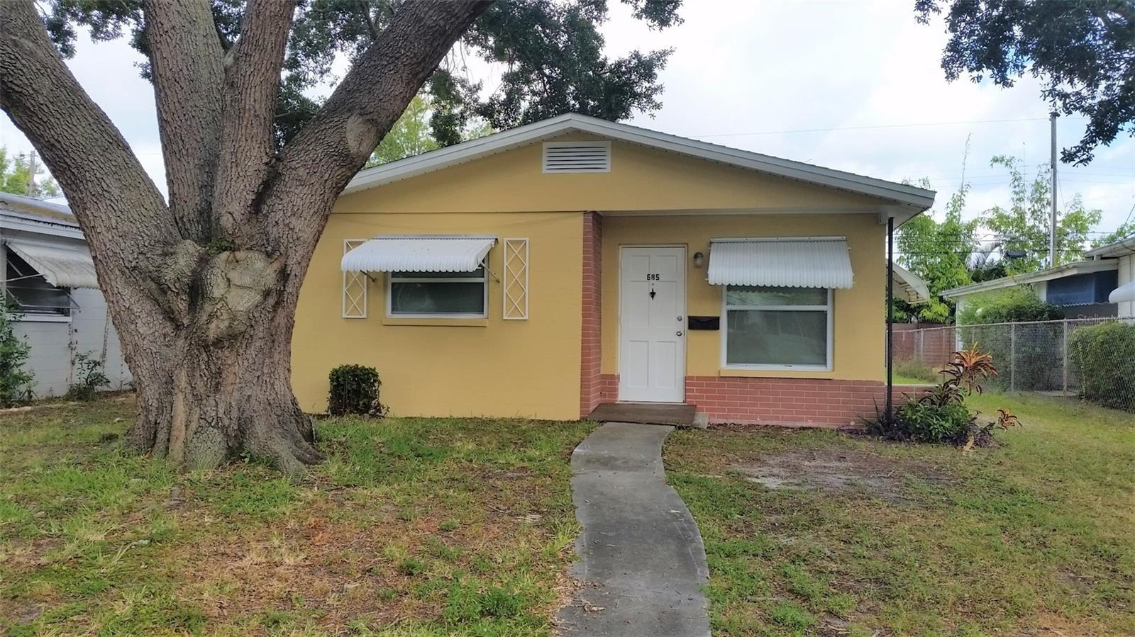 685 71ST AVE N — home for sale