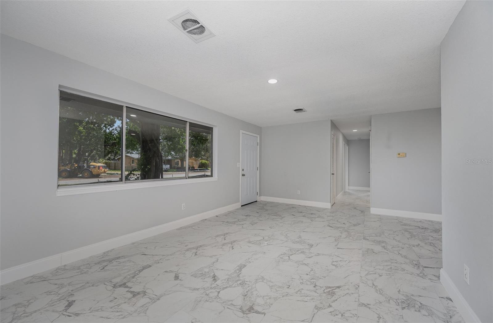 135 STEPHENSON DR photo 4