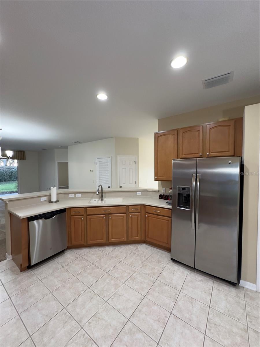 10222 DEVONSHIRE LAKE DR photo 2